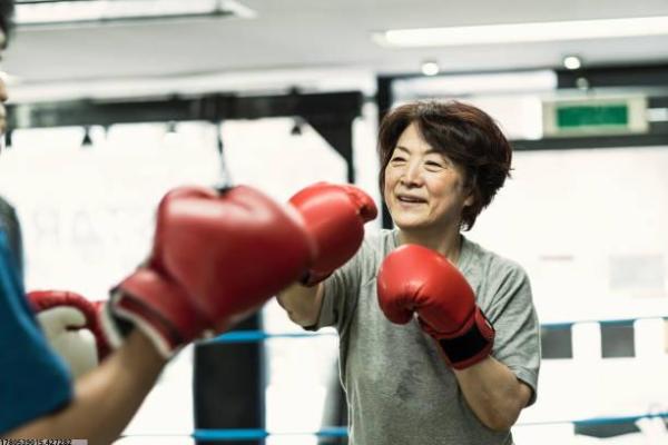 拓东体育馆羽毛球培训班最新安排(图1)